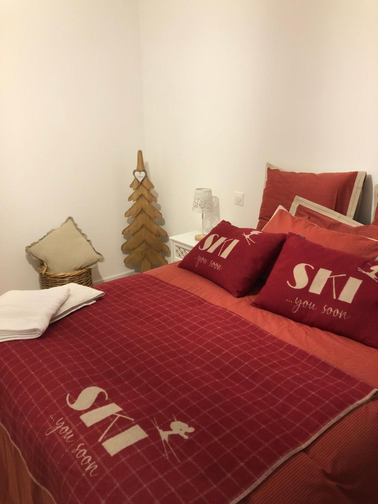Appartement Aux Pieds Des Pistes De Ski Laveissière Exteriör bild